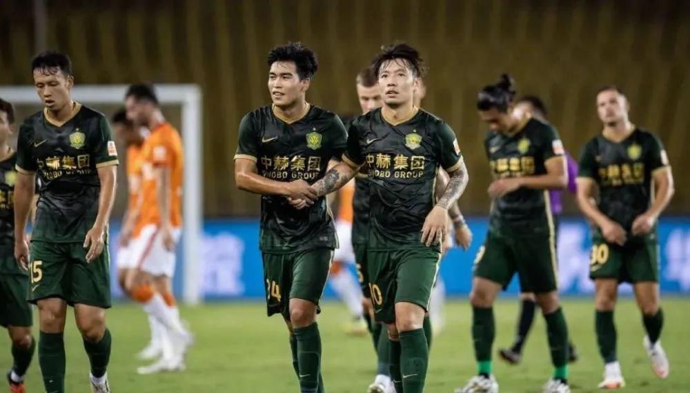 陈多多气恼的说：顾秋怡。